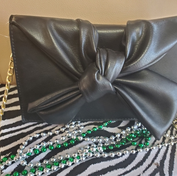 Clothes, purses, beanies, sheet sets - Picture 16 of 16